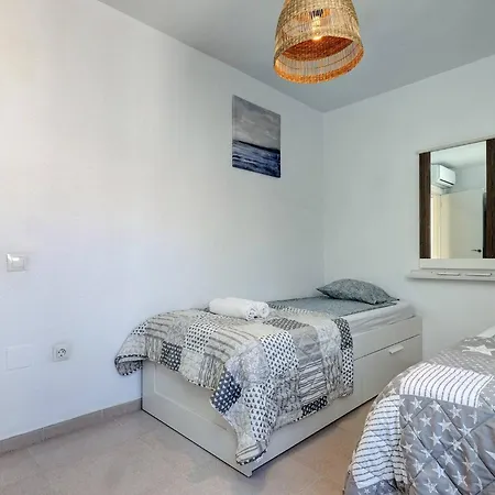 098 Traditional 2 Bed Pueblo Townhouse With Private Terrace Benalmádena